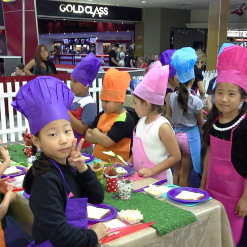 Kids learning English and cooking at AICOL Gold Coast